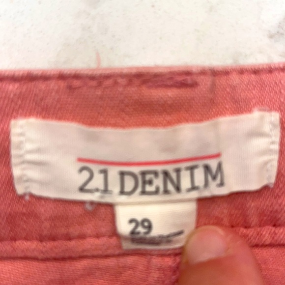 Forever 21 Denim rose colored shorts with frayed hem-Size 29 - Picture 4 of 5